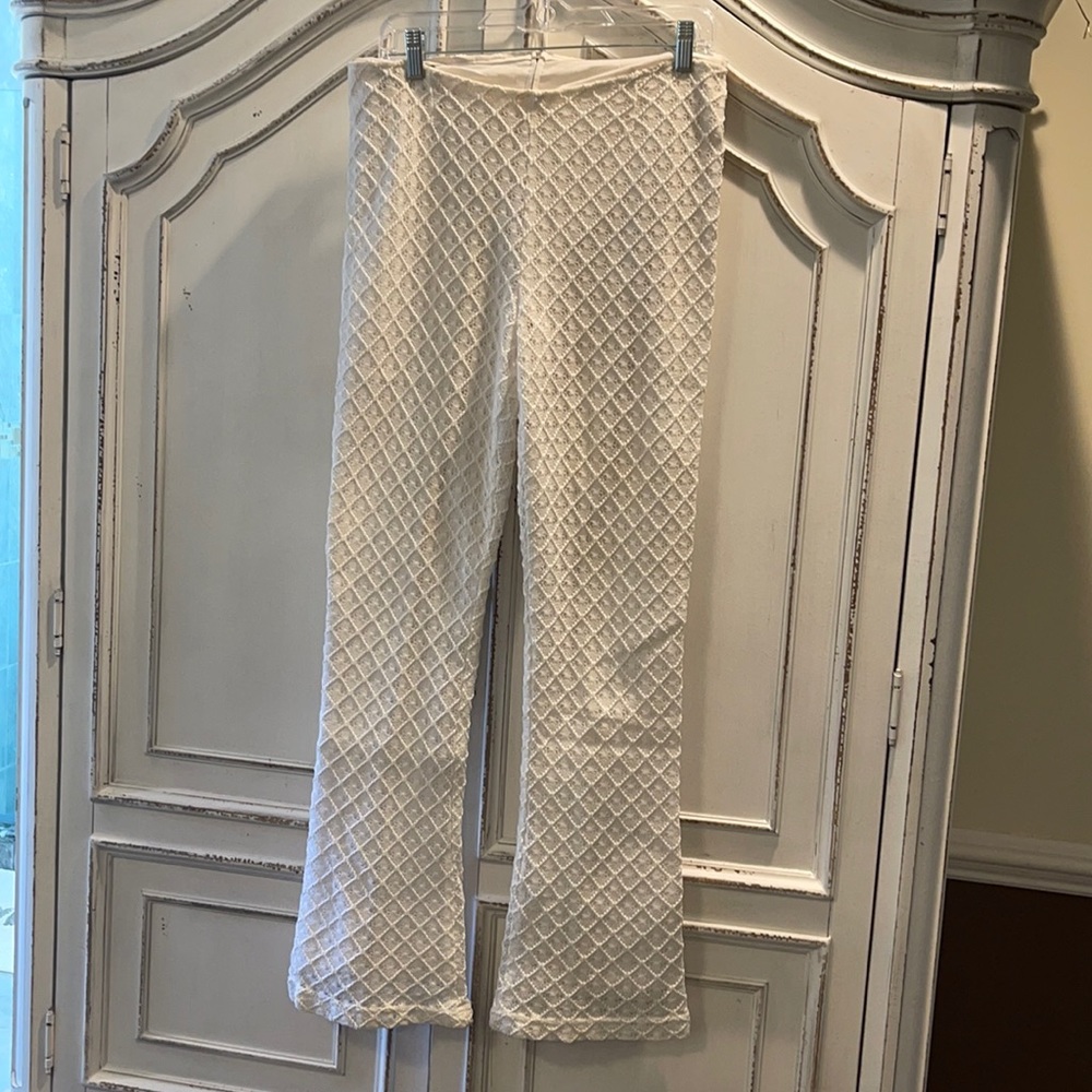 Gorgeous detailed lace lined pants.